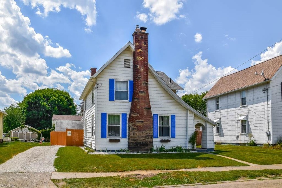 Beautiful 3 bedroom, 2 full bath 2-story home with