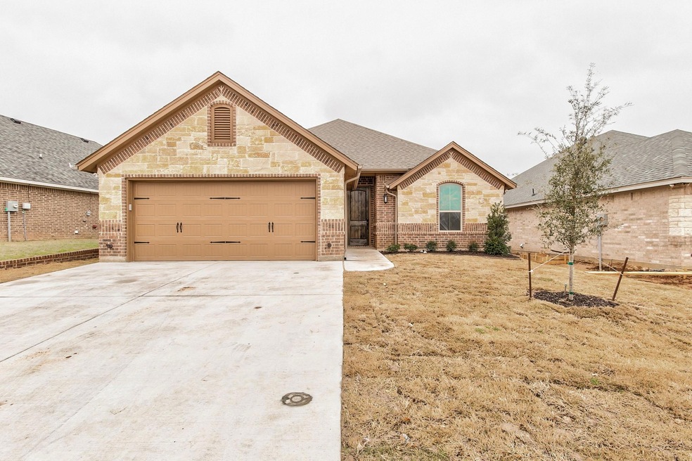 214 Jacinth Ln, Granbury, TX 76049 - photo 1