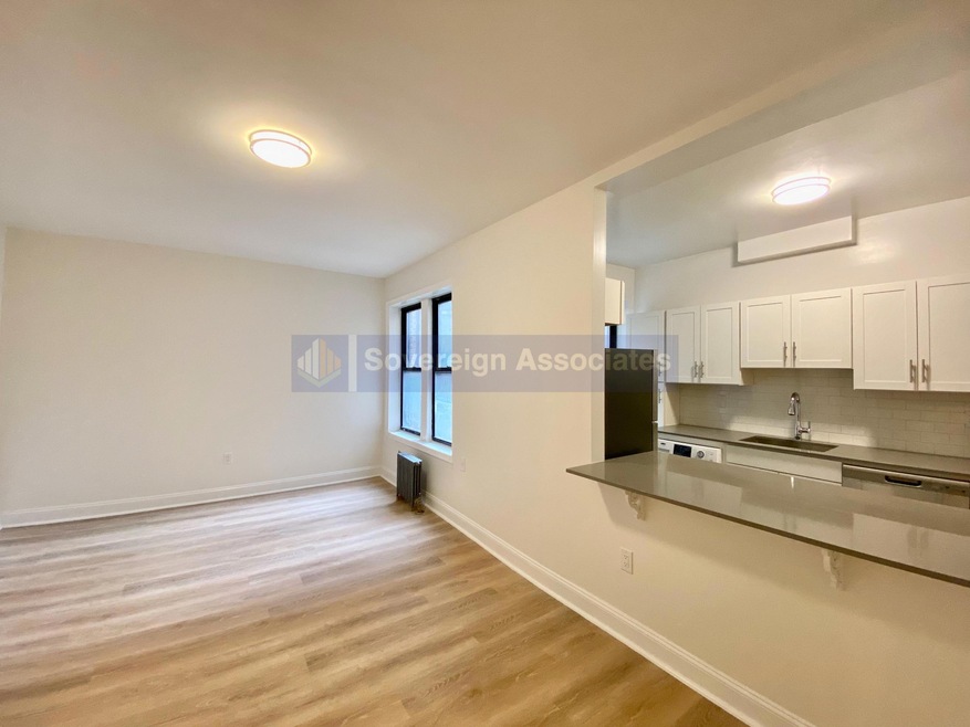 213 Bennett Ave unit 2 N, New York, NY 10040 - photo 1