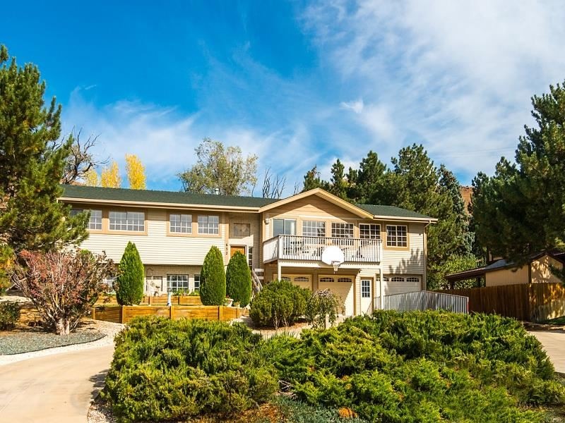 632 Northwood Dr, Sparks, NV 89431 - photo 1