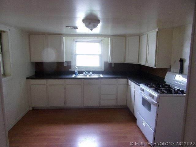 302 N Ora St, Pryor, OK 74361 - photo 1