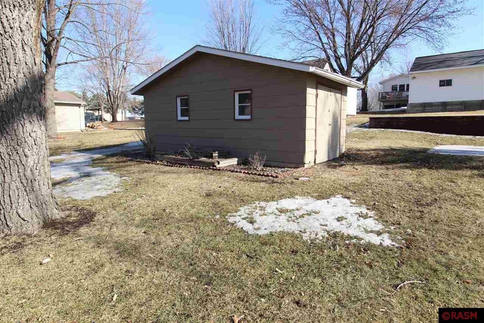 1728 N Garden St, New Ulm, MN 56073 - photo 1