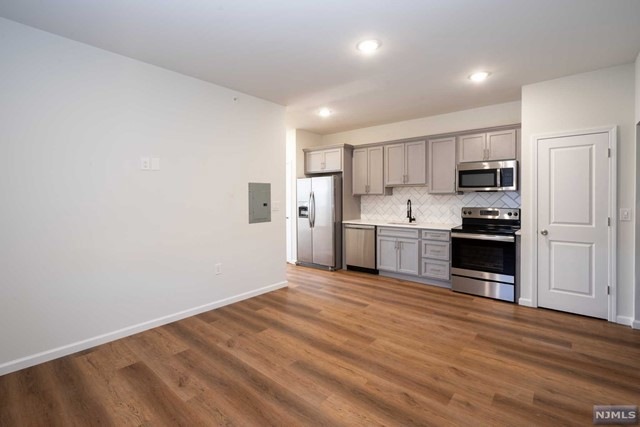 72 Burroughs Place unit 1, Bloomfield, NJ 07003 - photo 1