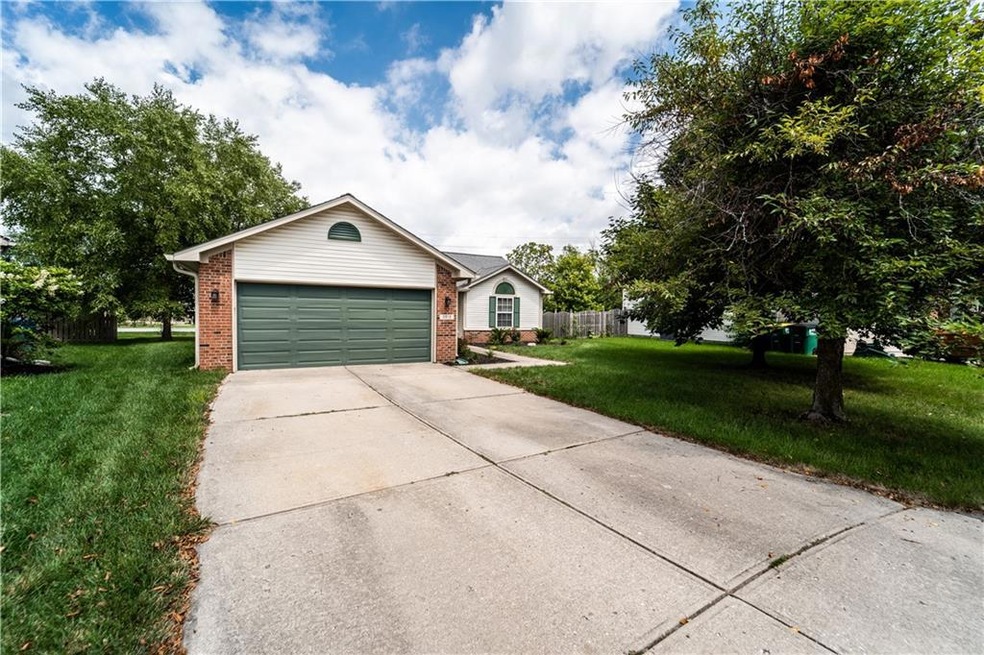 9618 Aberdeen Ct, Fishers, IN 46038 - photo 1