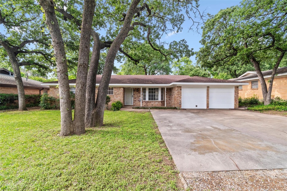 733 Bedford Ct W, Hurst, TX 76053 - photo 1