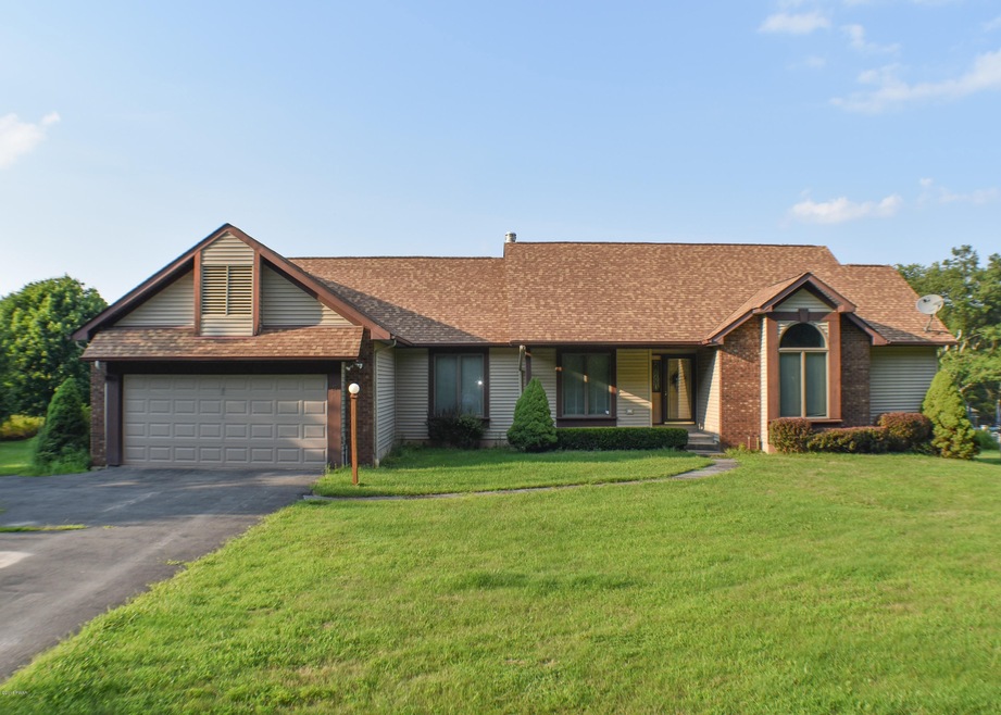 27 Grell Rd, Hawley, PA 18428 - photo 1