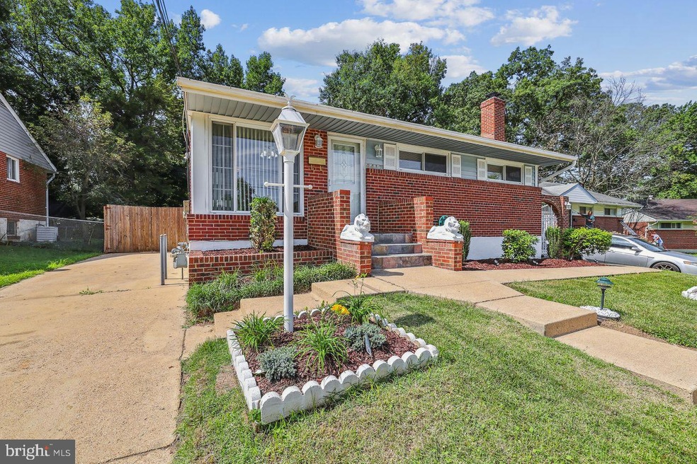 6417 Country Club Ct, Hyattsville, MD 20785 - photo 1