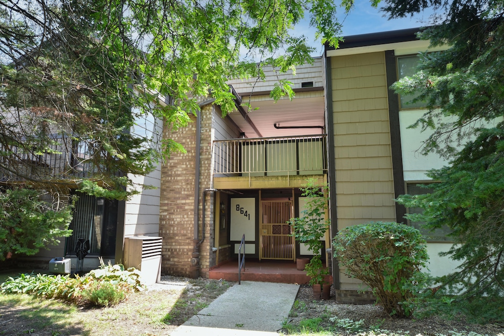 8641 N Servite Dr unit 105, Milwaukee, WI 53223 - photo 1