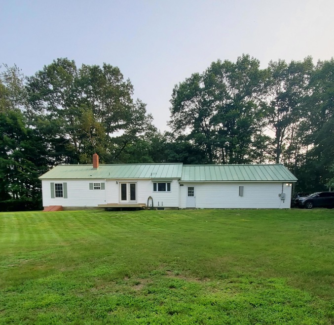 1 75 Mount Tom Rd Smithfield