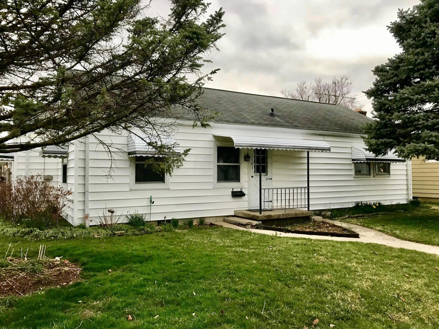 1107 Atwater Ave, Circleville, OH 43113 - photo 1