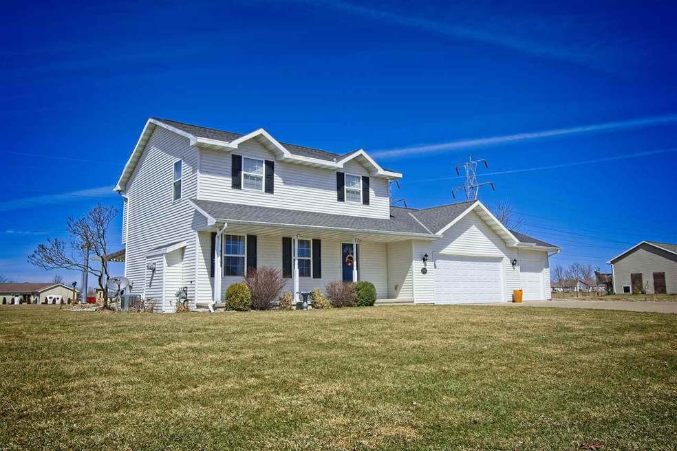 W5402 Mile Long Dr, Appleton, WI 54915 - photo 1