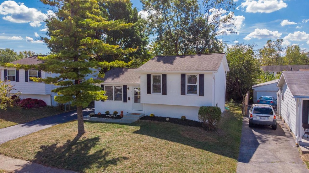 Move in ready 3-level split!