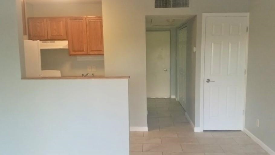 6202 S Tennis Ct C-2 Ct Unit C-2