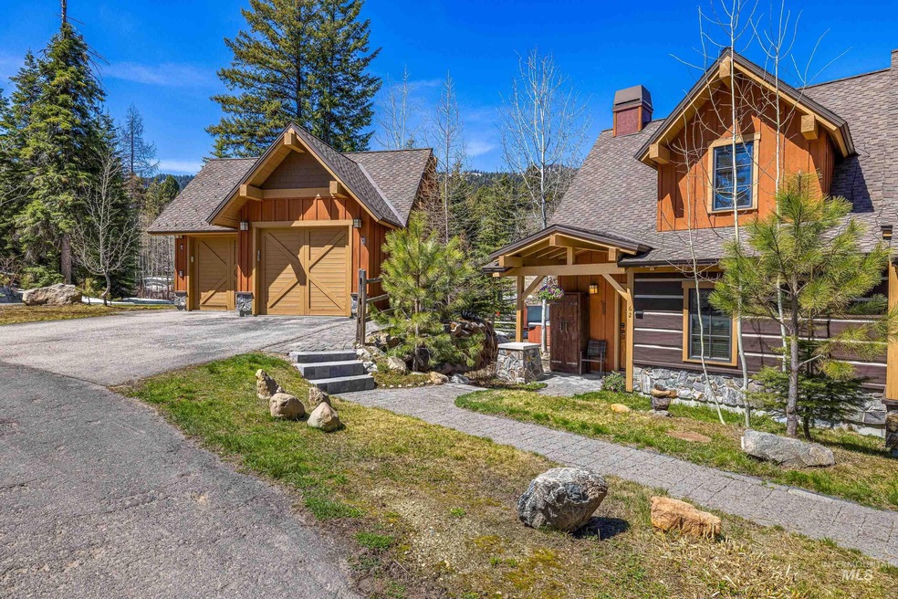 62 Clearwater Ct, Donnelly, ID 83615 - photo 1