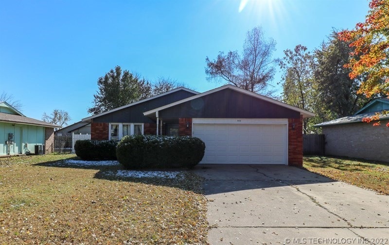 444 W 147th Place S, Glenpool, OK 74033 - photo 1