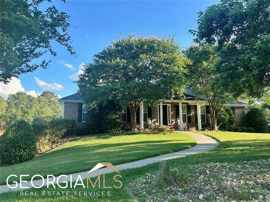 137 Cathy Ln NE, Calhoun, GA 30701 - photo 1