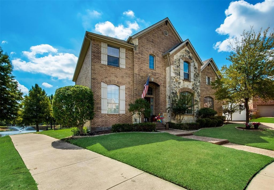 8104 Creek View Dr, North Richland Hills, TX 76180 - photo 1