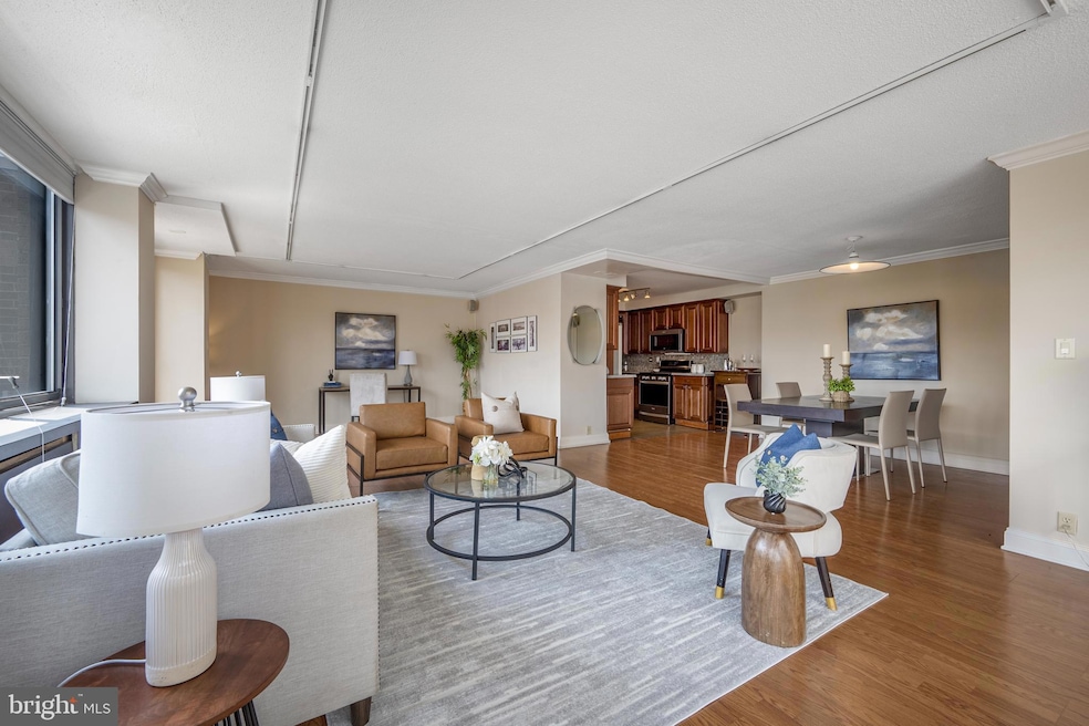 Carriage House unit 904, Washington, DC 20037 - photo 1