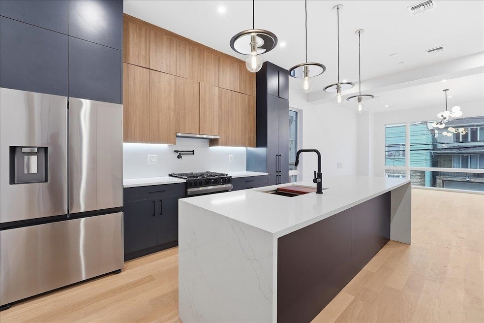 105 Laidlaw Ave unit 2, Jersey City, NJ 07306 - photo 1