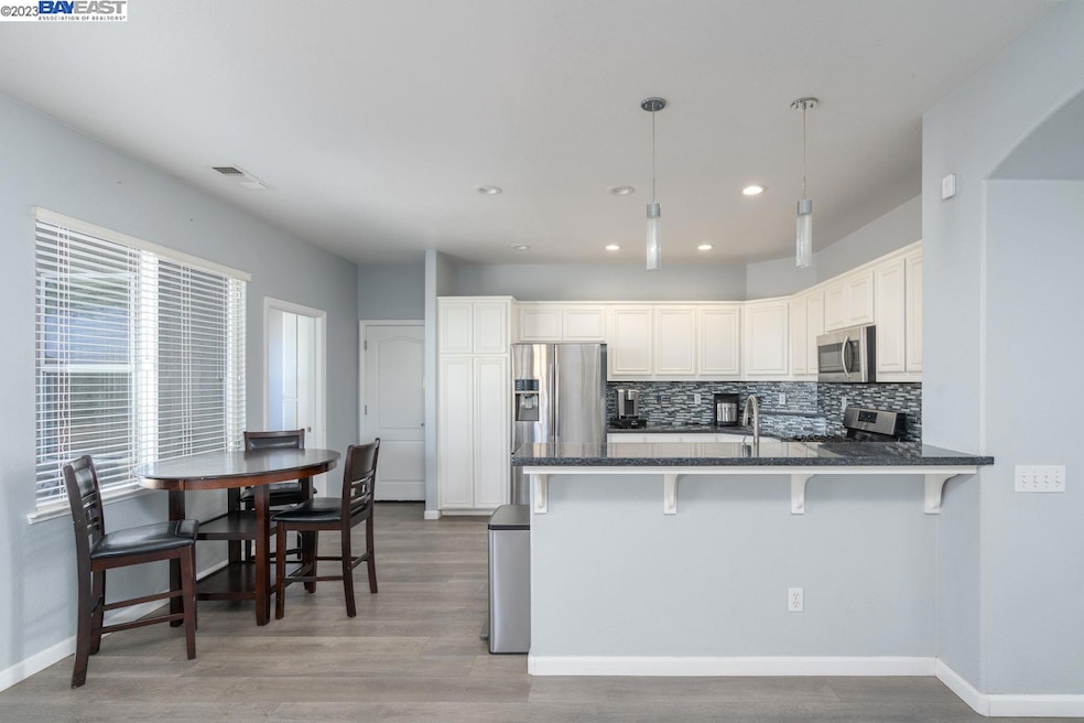 Sold $715,006 • Co-Listing Agent