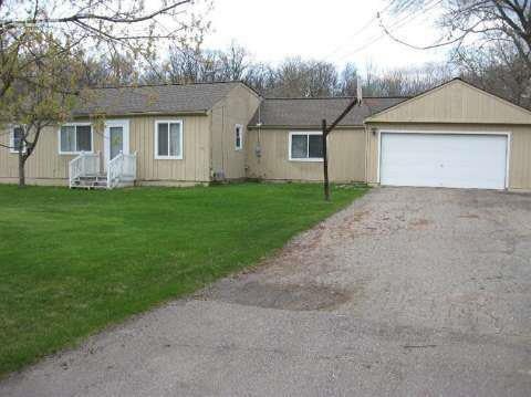 4460 Tillie Dr, Flint, MI 48504 - photo 1