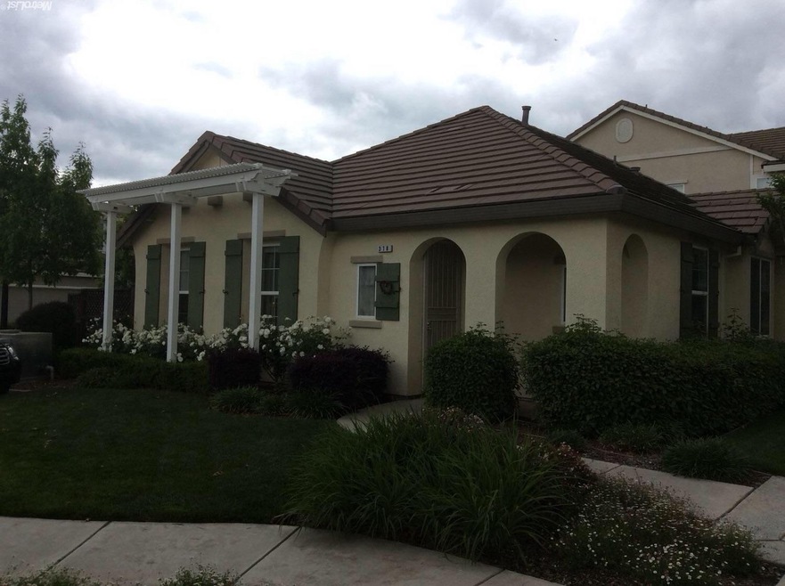 378 Carriage Ln, Oakdale, CA 95361 - photo 1