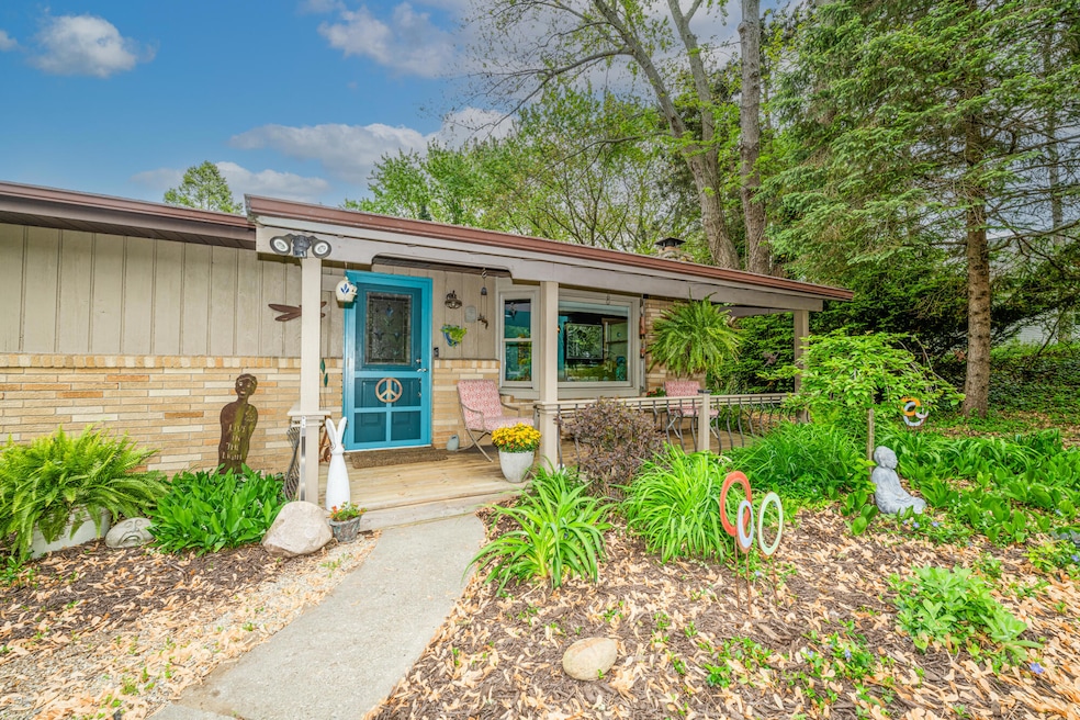 For Sale $429,900 • Co-Listing Agent