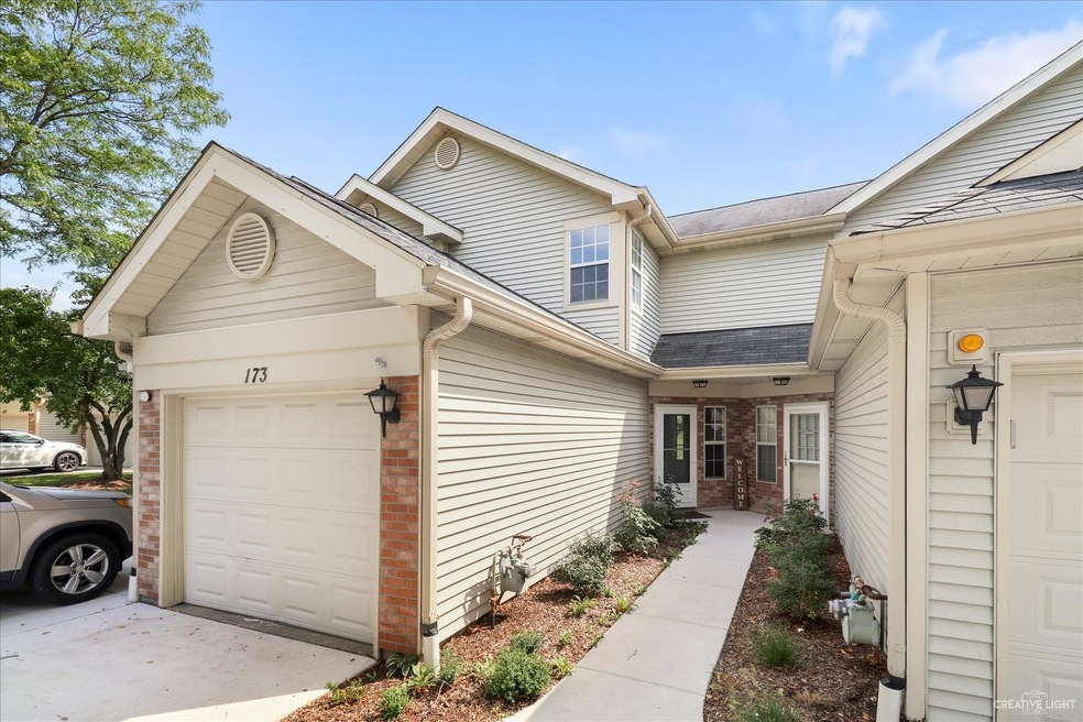 173 Golfview Dr, Glendale Heights IL