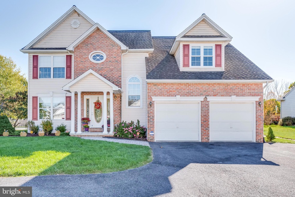 981 Caledonia Dr, Martinsburg, WV 25405 - photo 1