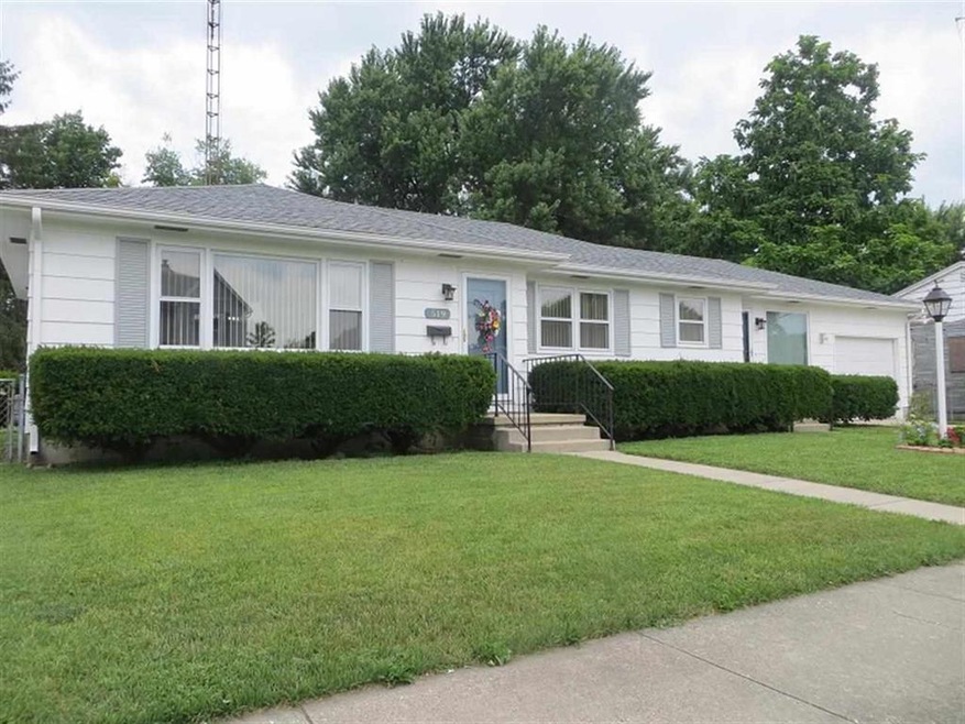 519 N Hamilton St, Lincoln, IL 62656 - photo 1