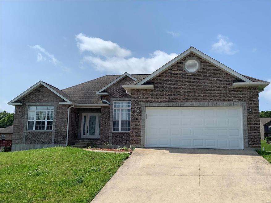 302 Traci Dawn Dr, Rolla, MO 65401 - photo 1