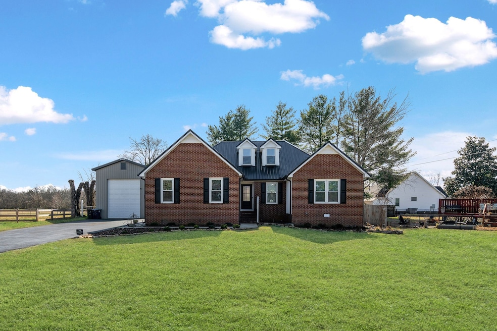 2432 Red Mile Rd, your new home!