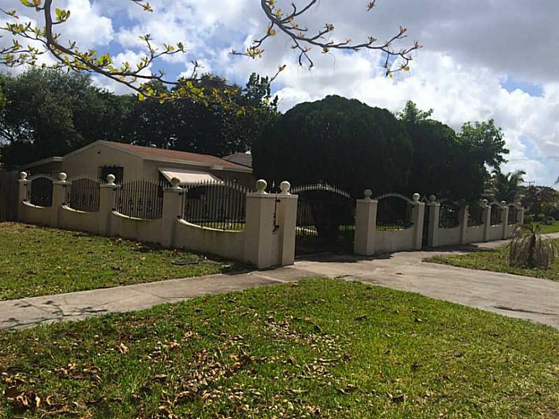 unlisted-address, Miami Gardens, FL 33056 - photo 1