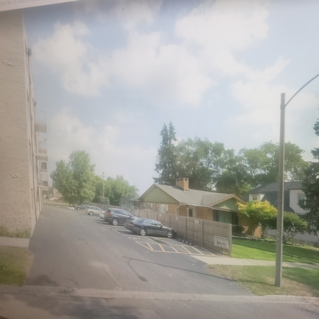 7335 Oakwood Ave unit P-14, Lyons, IL 60534 - photo 1