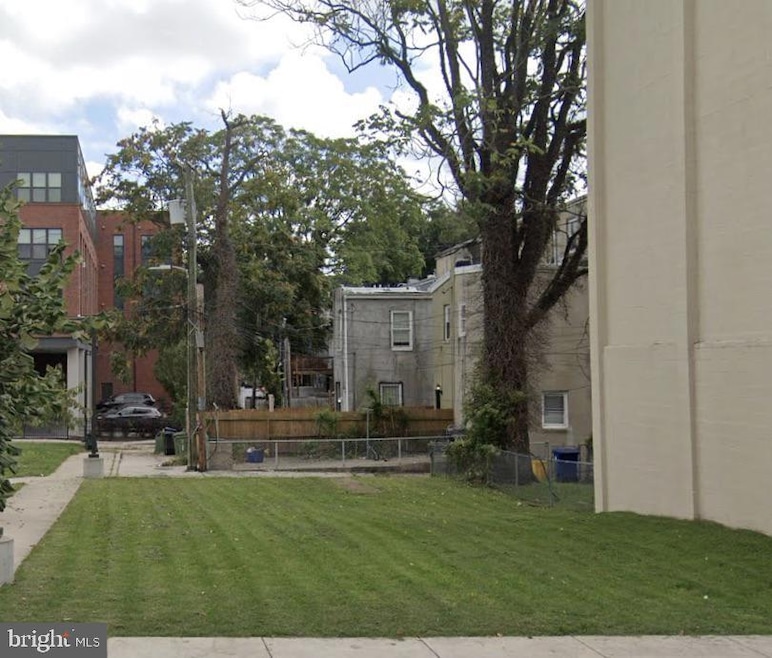 1711 Barclay St, Baltimore, MD 21202 - photo 1