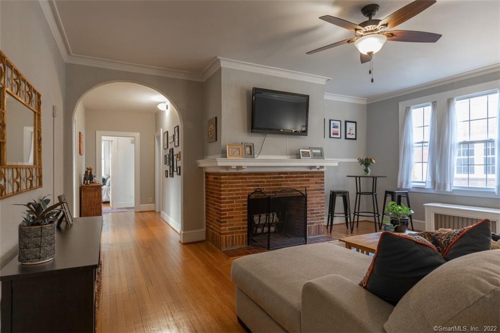 31 Robin Rd unit 201, West Hartford, CT 06119 - photo 1