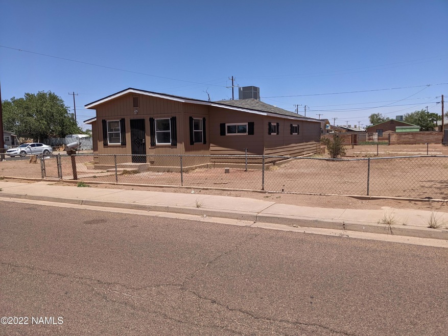 622 W Fleming Ave, Winslow, AZ 86047 - photo 1