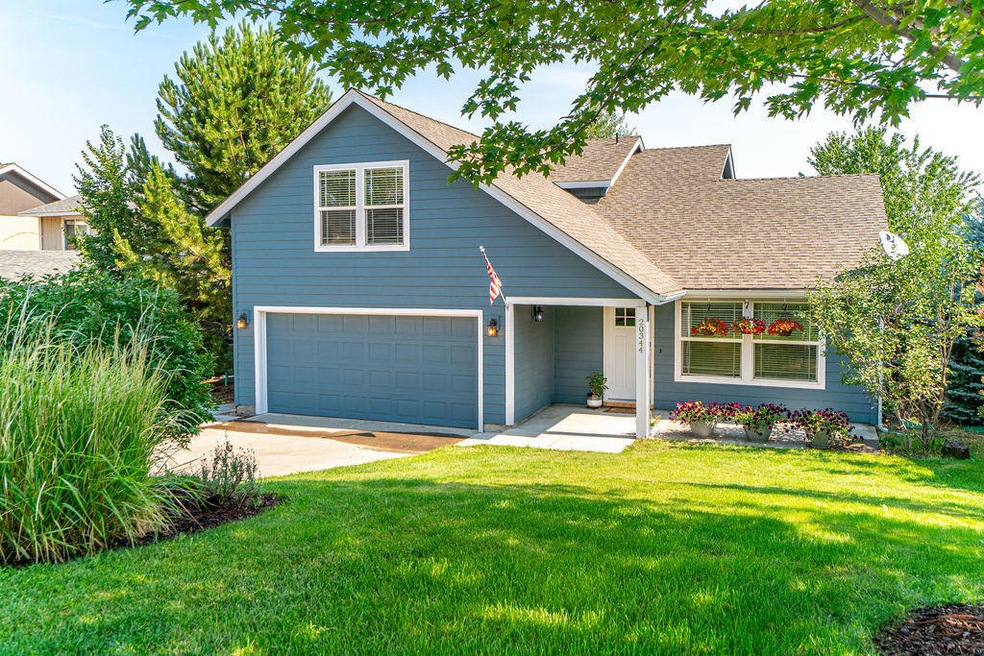 20344 Sonata Way, Bend, OR 97702 - photo 1