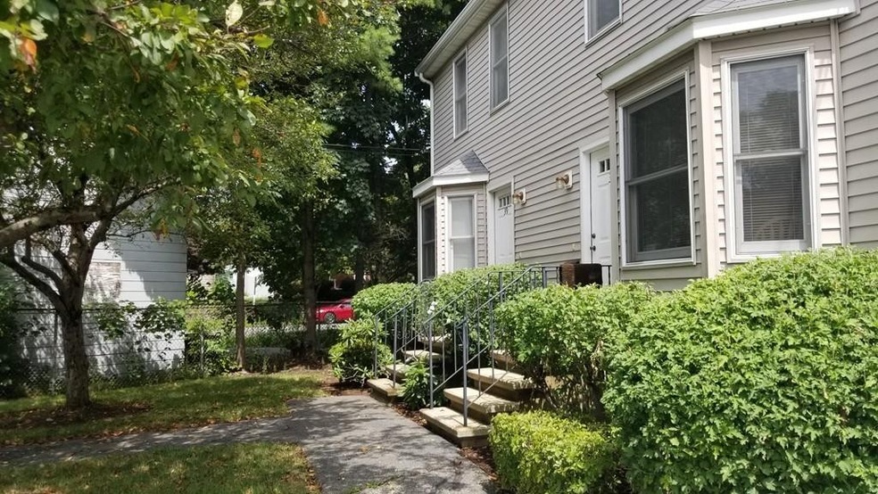39 Crafts St unit 39, Newton, MA 02458 - photo 1