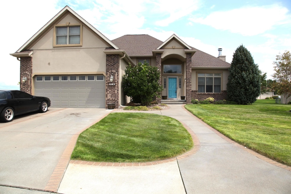2006 Ridgeway Dr, Lexington, NE 68850 - photo 1