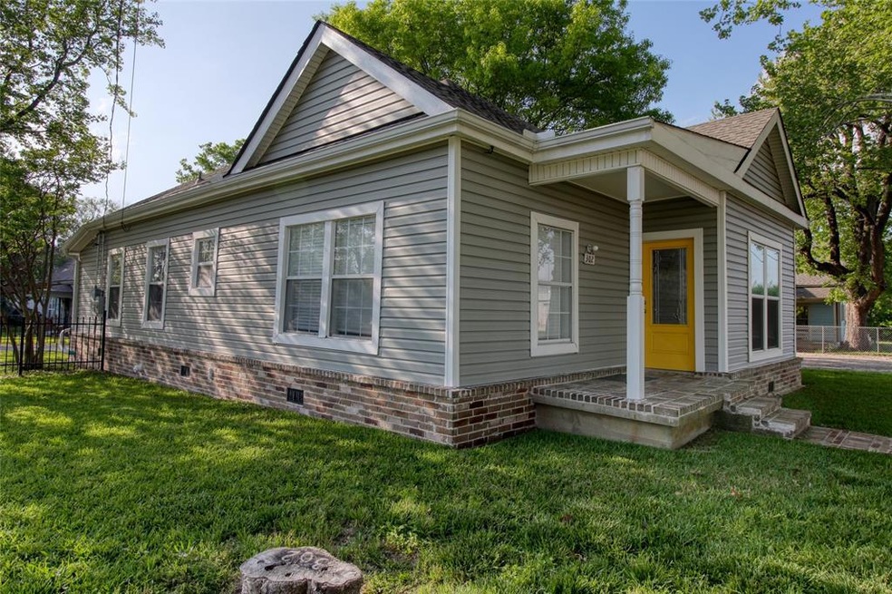 302 N Louisiana Dr, Celina, TX 75009 - photo 1