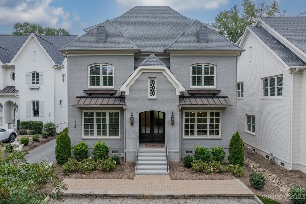 744 Ellsworth Rd, Charlotte, NC 28211 - photo 1