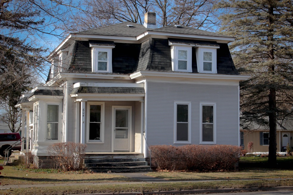 604 N Hudson St SE, Lowell, MI 49331 - photo 1