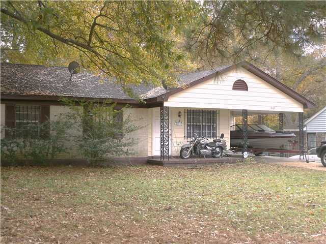 Nice home...updates aluminum siding- one car carpo