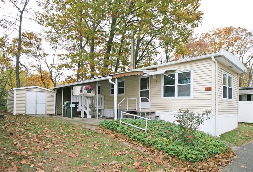 189 Springfield Rd unit 13, Westfield, MA 01085 - photo 1