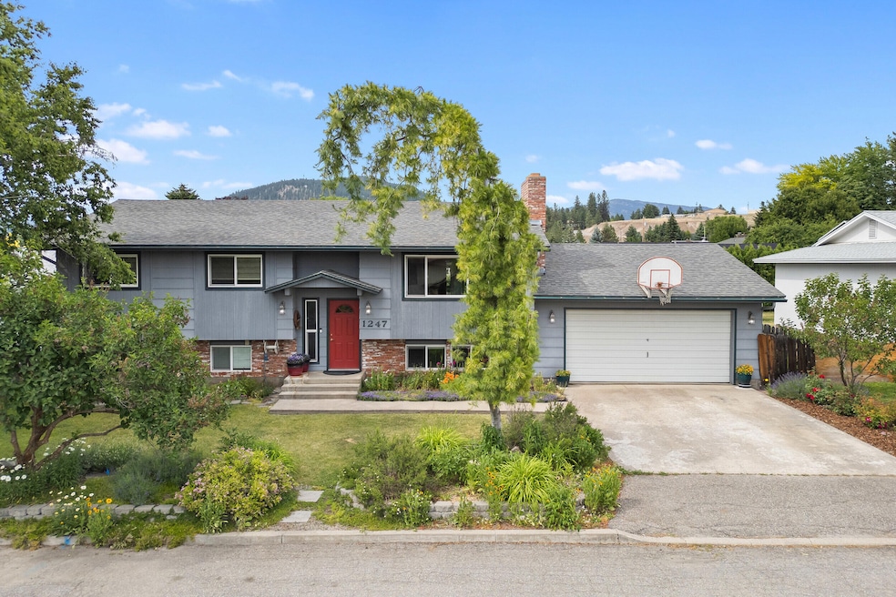 For Sale $428,000