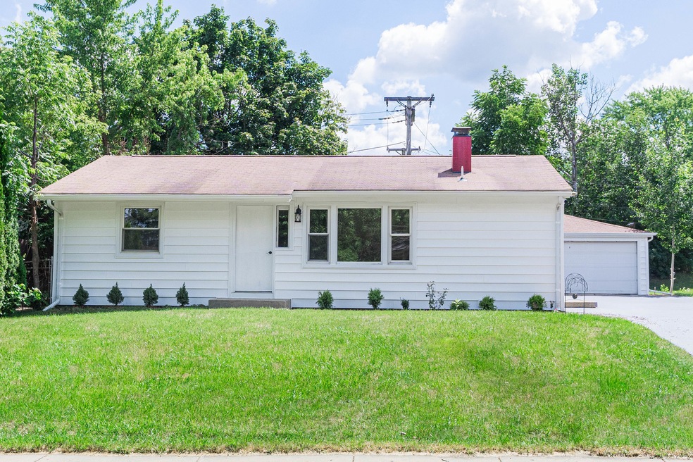 336 Amarillo Dr, Carpentersville, IL 60110 - photo 1