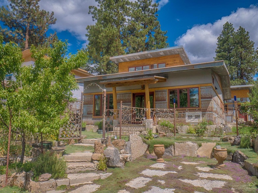 1622 NW Fresno Ave, Bend, OR 97703 - photo 1