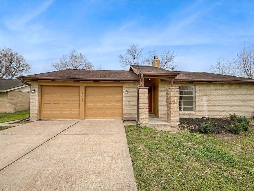 8423 Coastway Ln, Houston, TX 77075 - photo 1