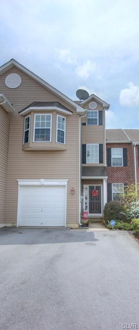 5288 Green Lawn Dr, Macungie, PA 18062 - photo 1